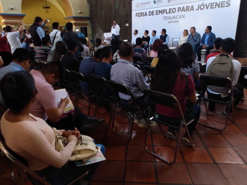 Hubo 800 vacantes durante feria del empleo