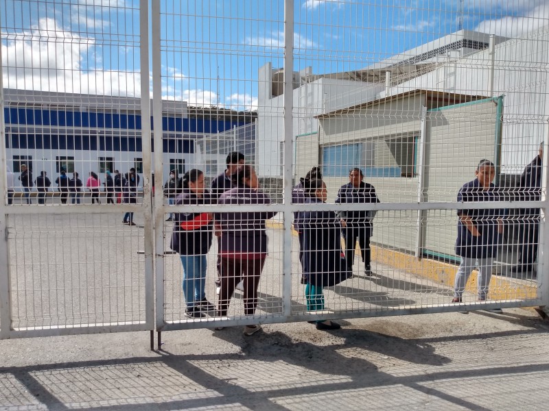 Huelga de intendencia en Hospital de la Mujer