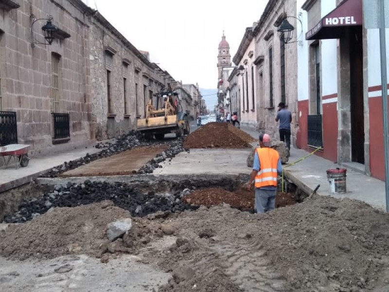 Hundimiento en calle Corregidora sería por fuga de agua: PC