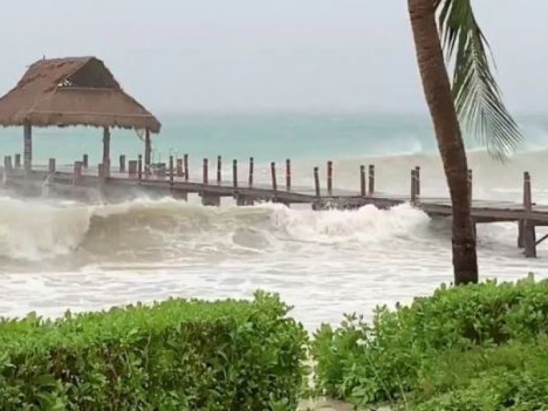 Huracán Delta continua golpeando al sur del país