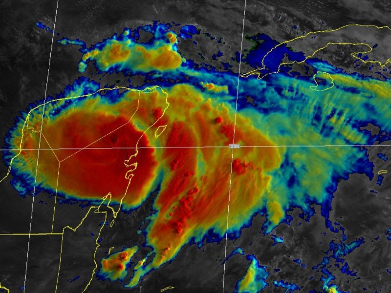 Huracán Grace tocó tierra en Quintana Roo