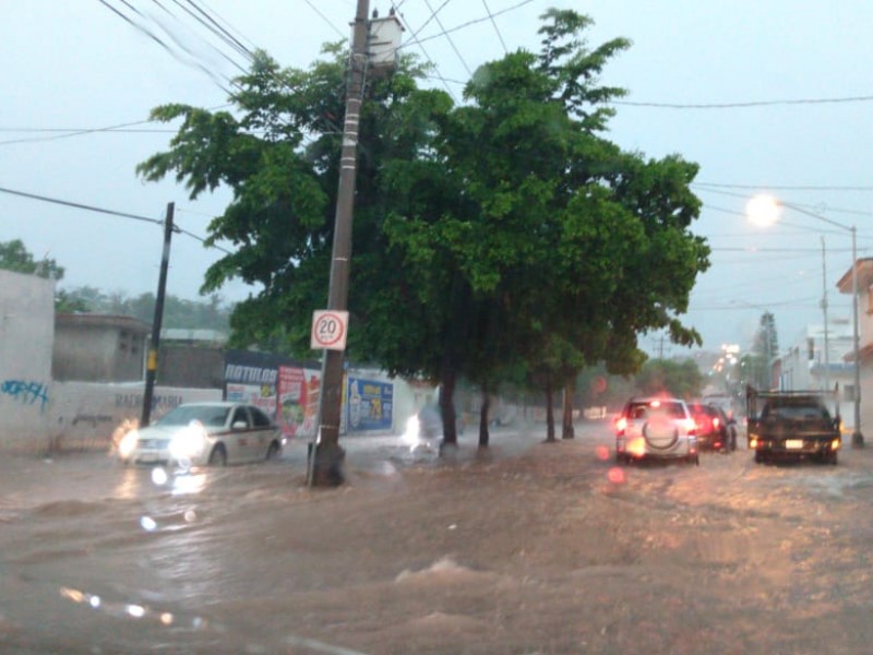 Huracán Lorena genera fuertes lluvias en Culiacán