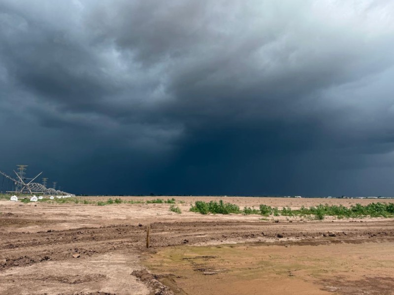 Huracán Priscilla se aleja de Sinaloa, pero dejará lluvias moderadas a ligeras