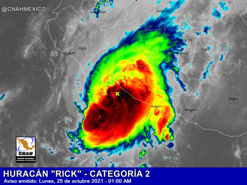 Huracán Rick llega a Michoacán; suspenden clases en siete municipios