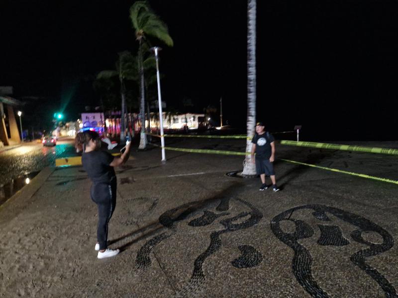 Huracán Simón cambia las vacaciones de turistas en Puerto Vallarta