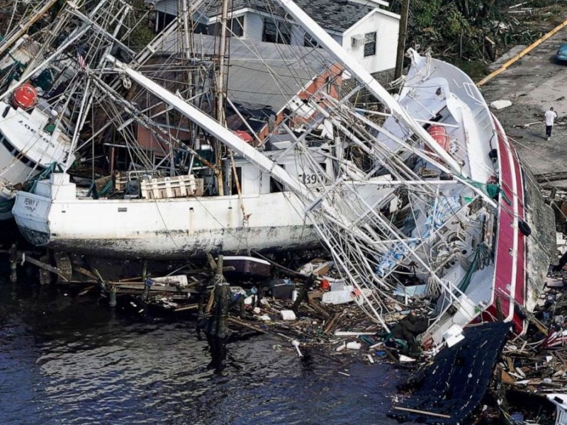 Ian inunda Florida, deja 6 muertos y graves daños