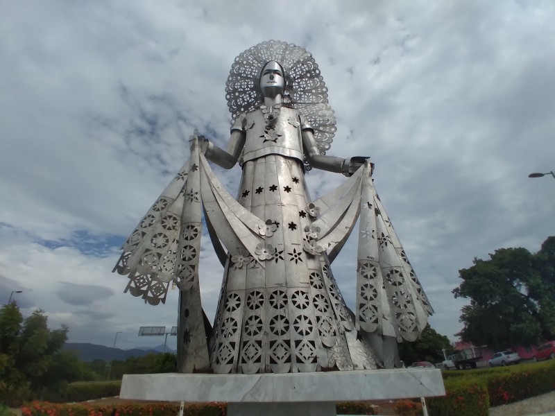 Icono de la mujer tehuana cumple 13 años