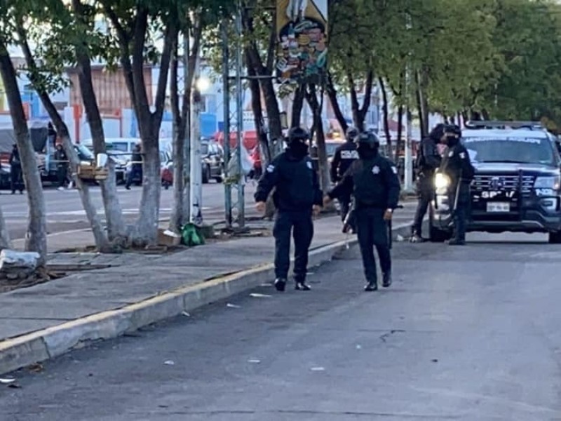 Identifican al hombre degollado en la Central de Abastos