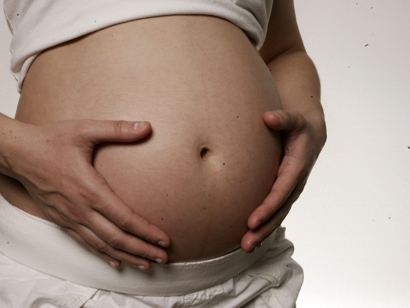 Identifican hormona que causa náuseas y vómitos durante el embarazo