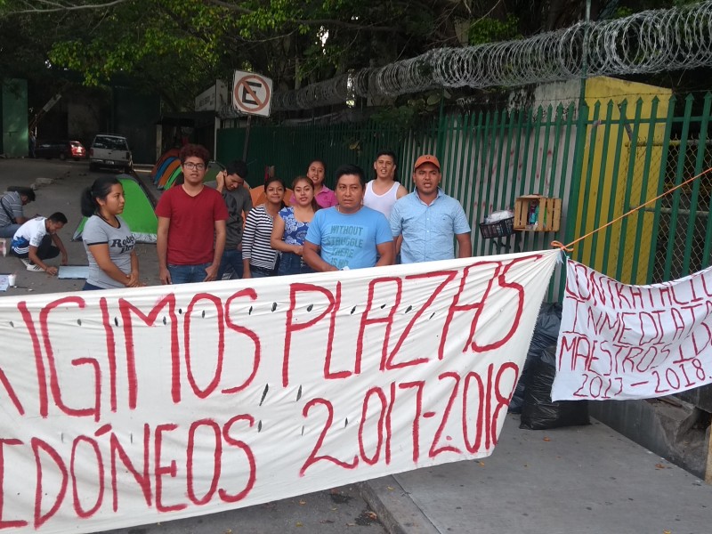 Idóneos cumplen cinco meses en plantón