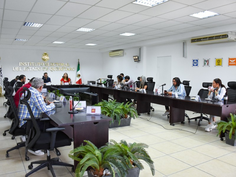 IEEQ presenta a partidos políticos proyectos de reforma electoral