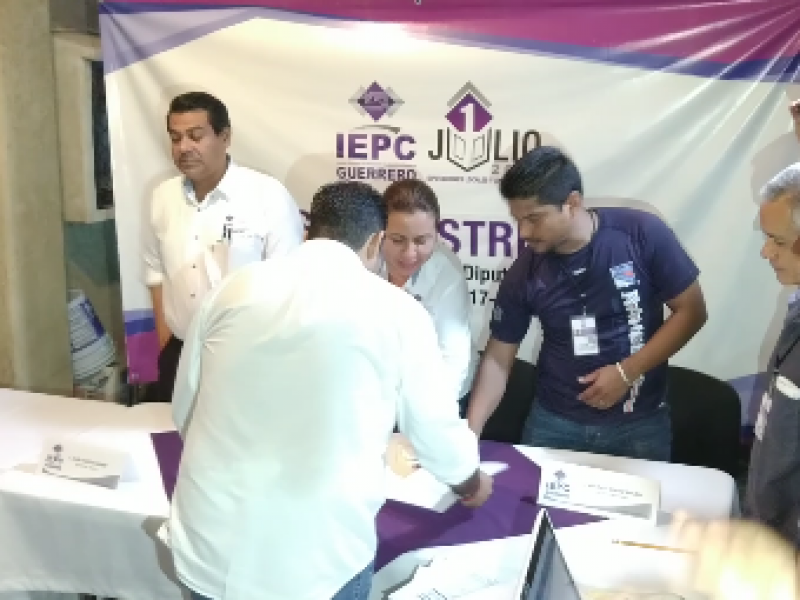 IEPC entrega constancia de mayoría a presidente electo