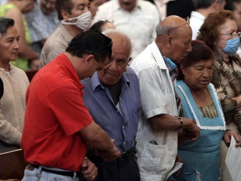 Iglesia suspende saludo de la paz por covid-19