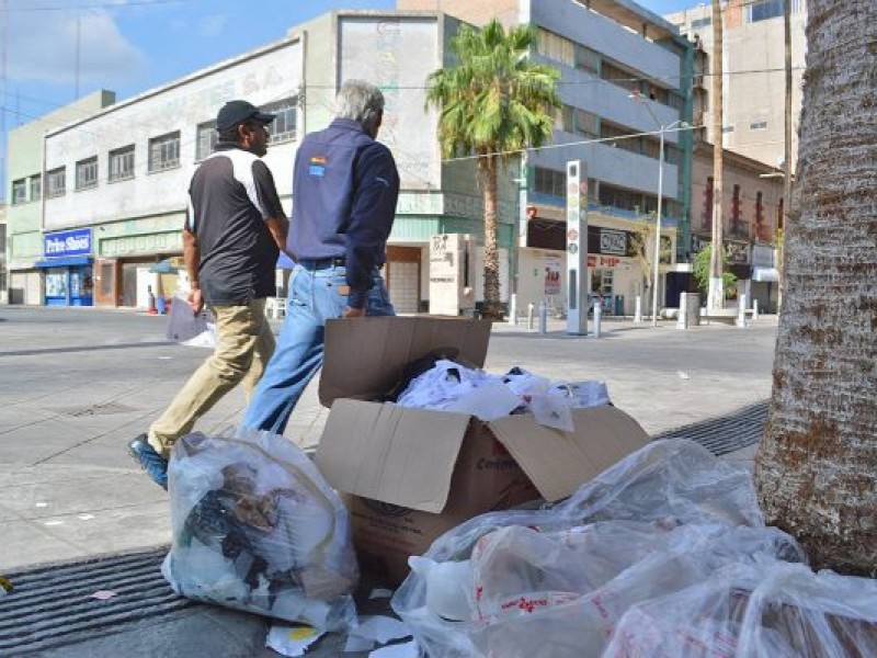 Ignoran nuevo horario de recolección de basura