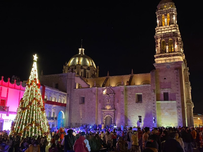 Iluminan centro histórico de Zacatecas