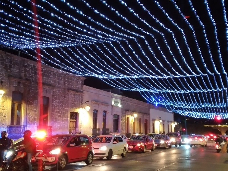 Iluminan Morelia con motivo de inicio de festividades decembrinas