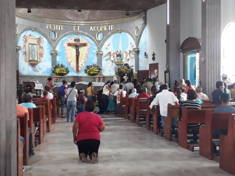 Pese a contingencia decenas de feligreses visitan templo San Judas | MEGANOTICIAS Pese a contingencia decenas de feligreses visitan templo San Judas | MEGANOTICIAS
