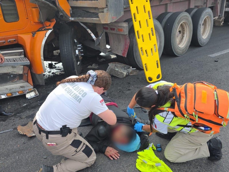 Un lesionado al chocar dos tractocamiones en La Salada | Meganoticias