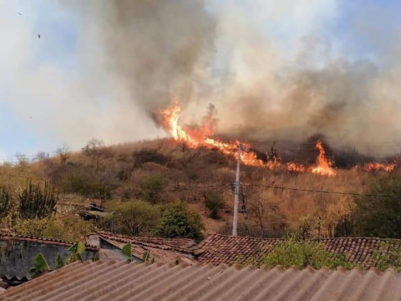 Incendio forestal consume parte del territorio de Jala, Nayarit