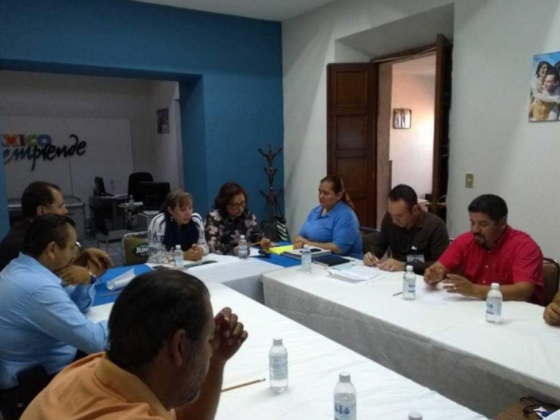 Imparte CANACO curso a restauranteros