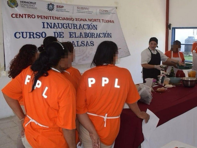 Imparten capacitación a mujeres del reclusorio de Tuxpan