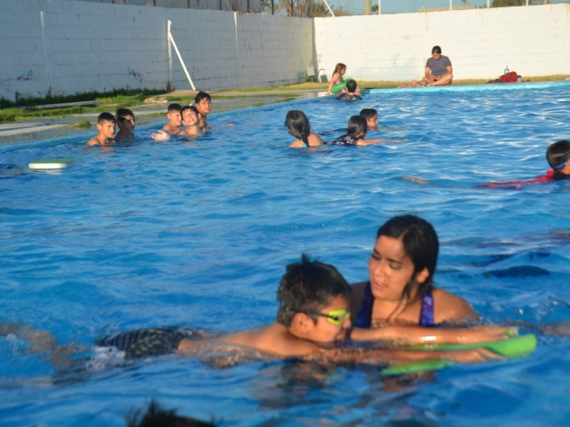 Impartirán clases gratuitas de natación y aqua-zumba en Alberca Municipal
