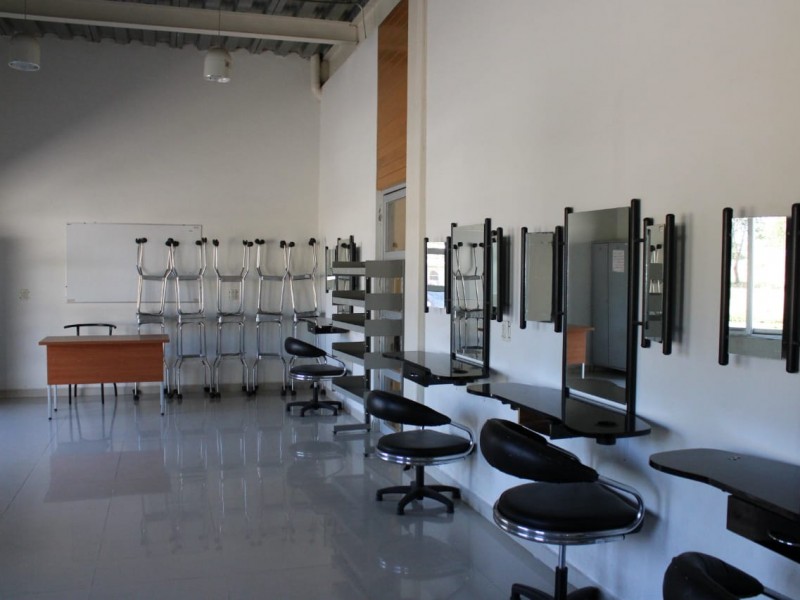 Impartirán taller gratuito de barbería en el CEDECO de Jacona