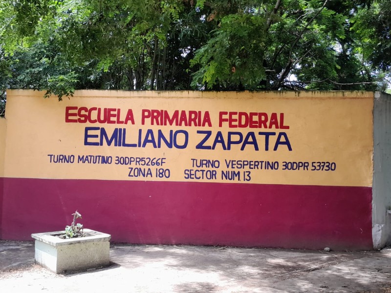 Impiden acceso a alumnos en escuela de Veracruz por falta de pago