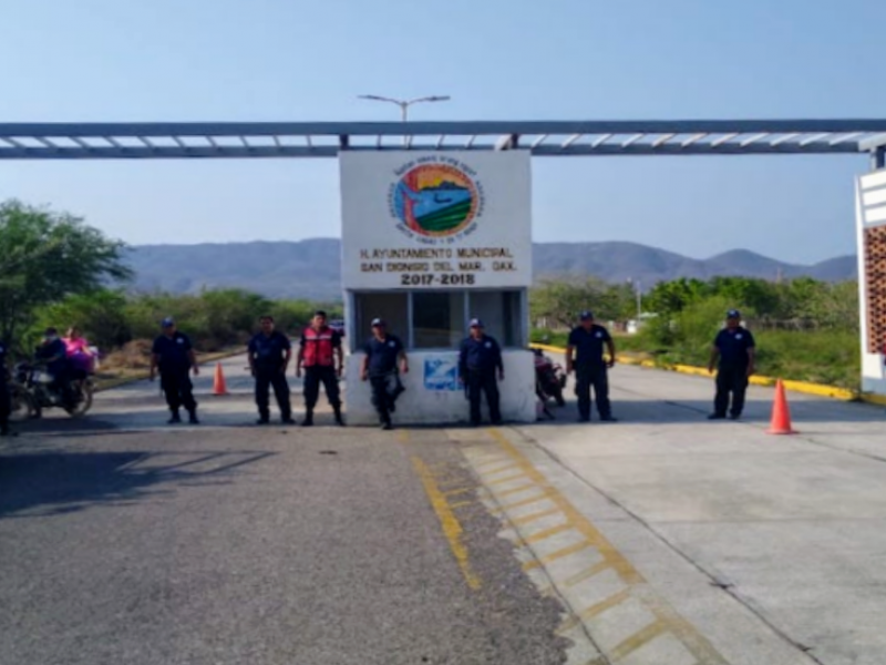 Impiden acceso a visitantes en San Dionisio del Mar