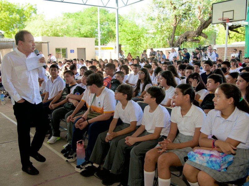 Implementación de políticas públicas que disminuyeron la deserción escolar