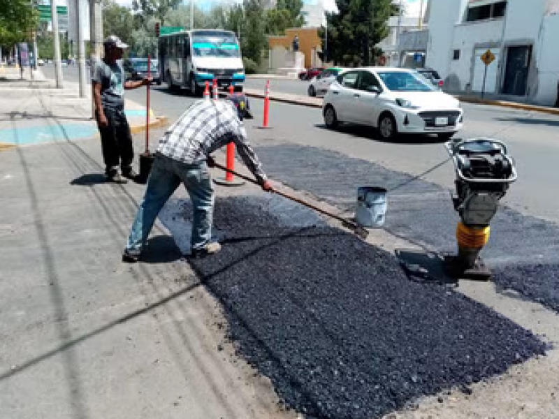 Implementan programa de bacheo en Gómez Palacio