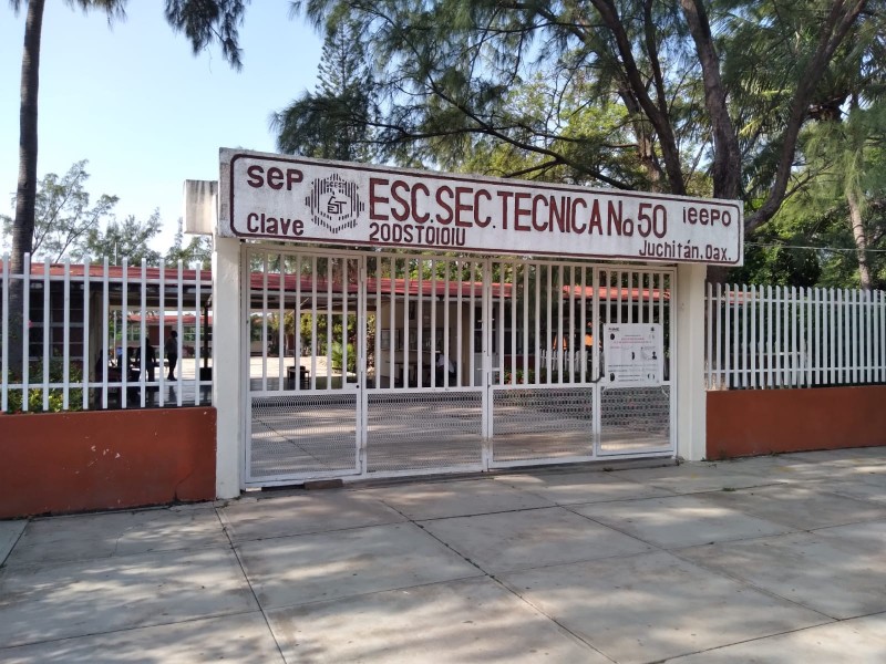 Implementarán clases híbridas en la Secundaria Técnica 50 de Juchitán