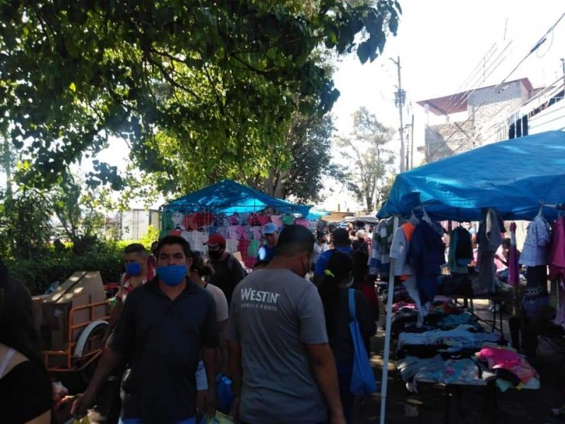 Imponen sanción de clausura por una semana tianguis La Taberna