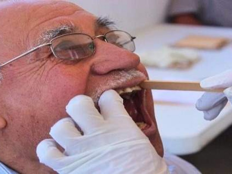 Importante que adultos mayores acudan al dentista