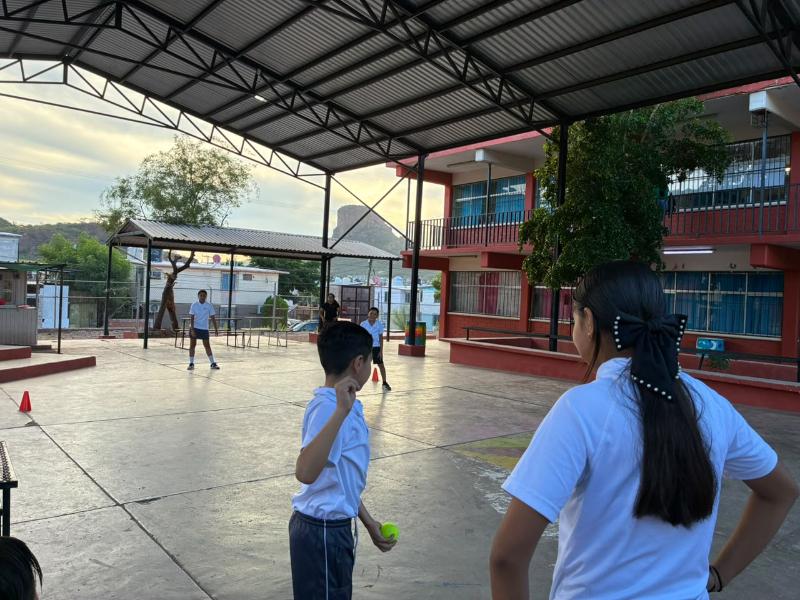 Impulsan el deporte escolar con fútbol y béisbol en Guaymas