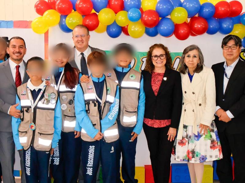 Impulsan talento joven con donación de equipo de robótica