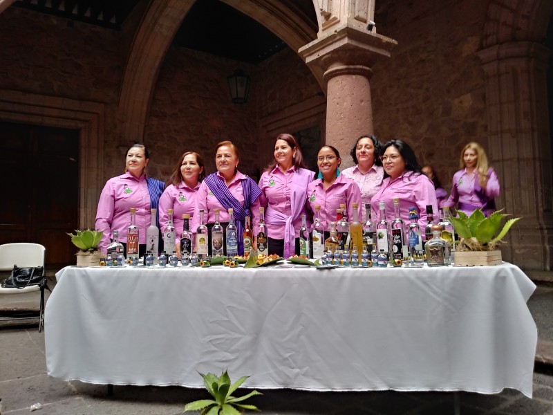 Impulsarán mujeres producción del mezcal michoacano