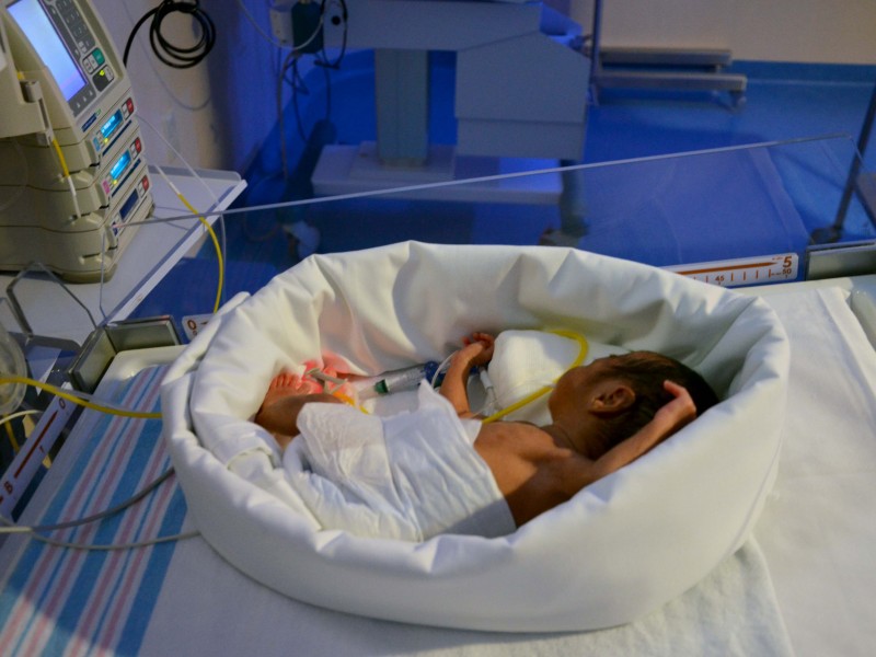 IMSS busca fortalecer atención a bebés prematuros