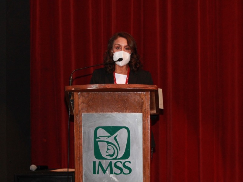 IMSS entrega condecoración Miguel Hidalgo