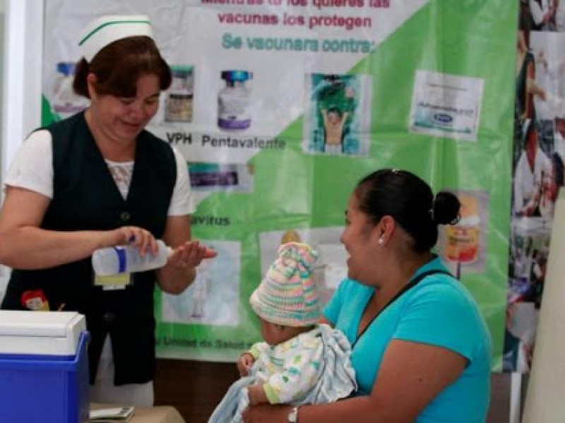 IMSS garantiza vacunación segura