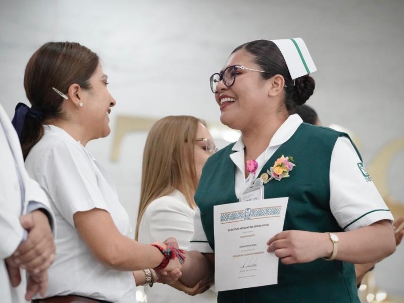 IMSS ha contratado 25 mil enfermeras para fortalecer  atención