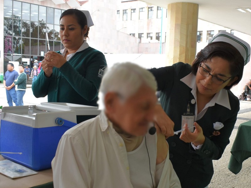 IMSS realiza vacunación contra influenza en clínicas de Veracruz