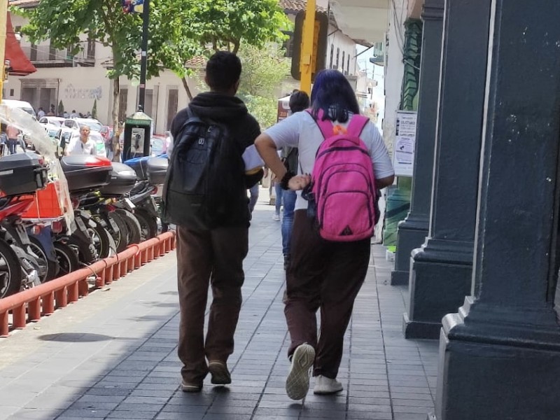 IMSS recomienda cuidar peso y tamaño de mochilas escolares