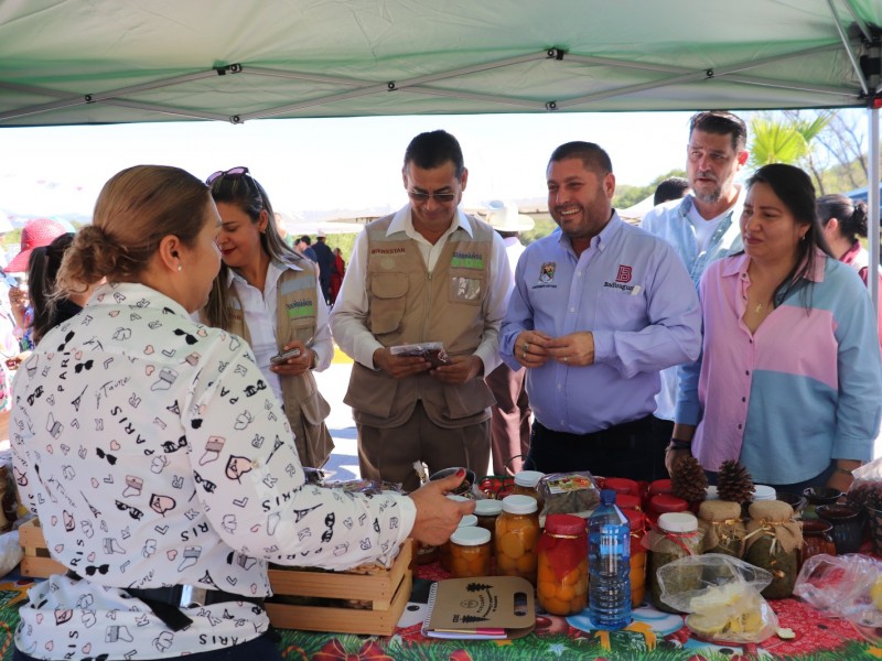 Inaguran Tianguis Campesino en Badiraguato