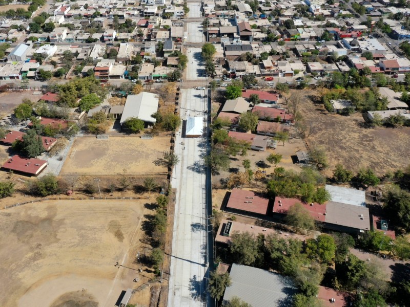 Inaguran tres pavimentaciones en Culiacán