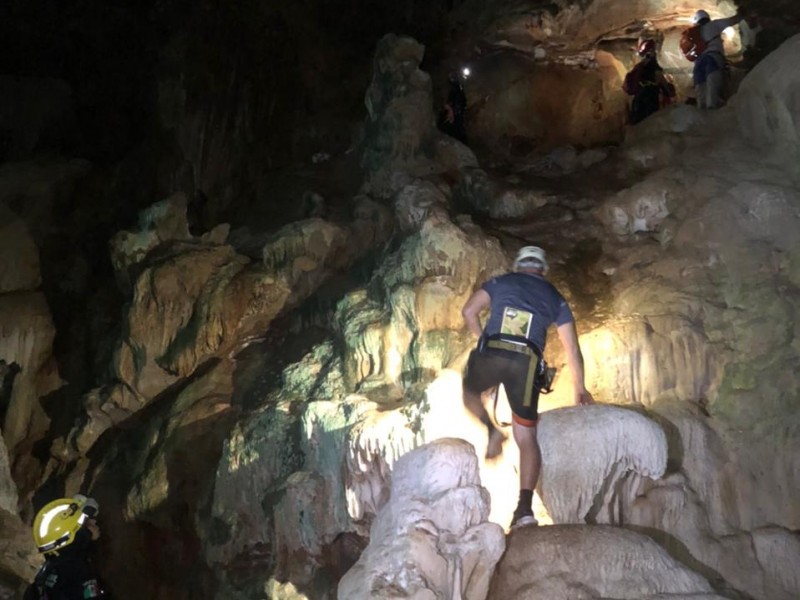 INAH descubre 15 petrograbados más en gruta de Troncones