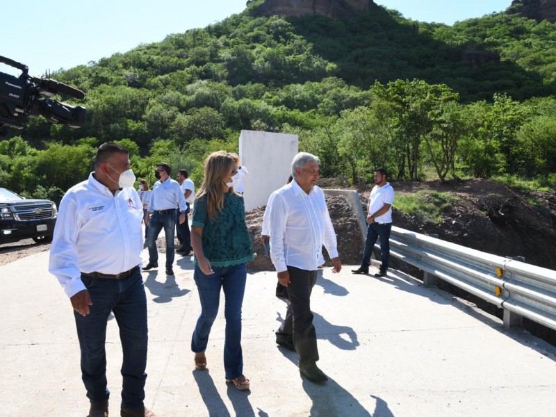 Inaugura AMLO presa Pilares