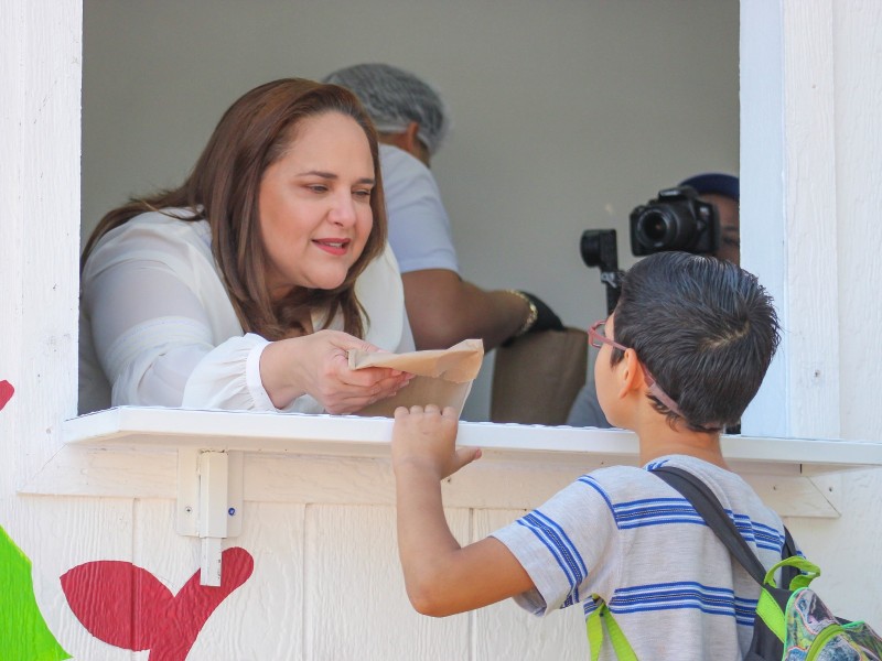 Inaugura Comedor infantil 