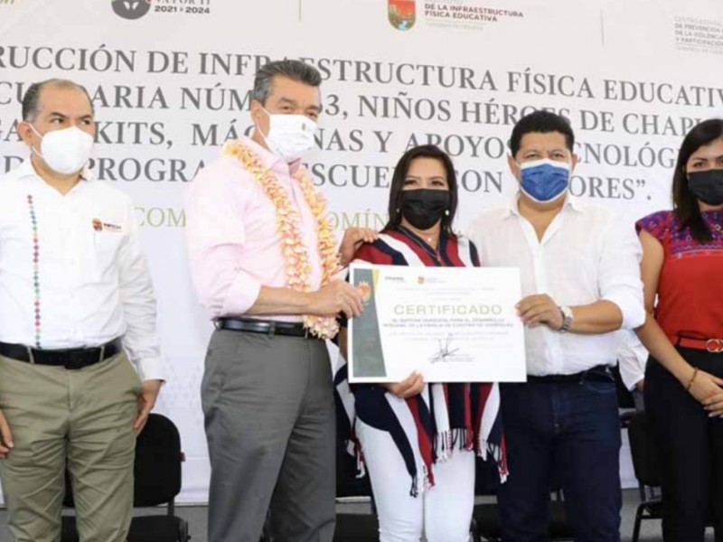 Inaugura REC obras en la Escuela Telesecundaria 1463