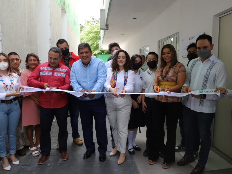 Inauguran aula de educación digital en Huixtla